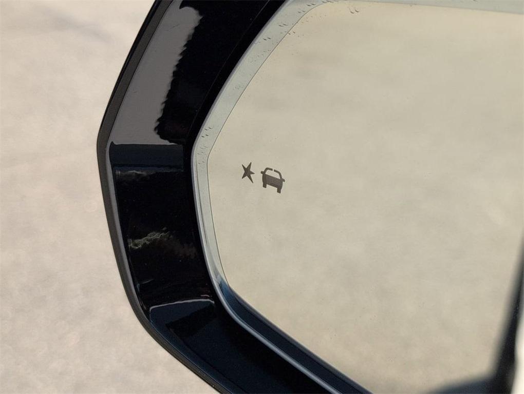 used 2025 Cadillac XT6 car, priced at $49,998