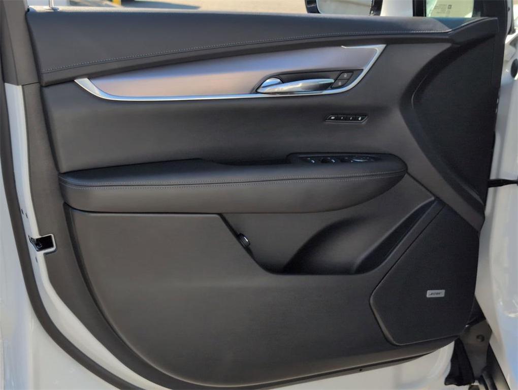 used 2025 Cadillac XT6 car, priced at $49,998