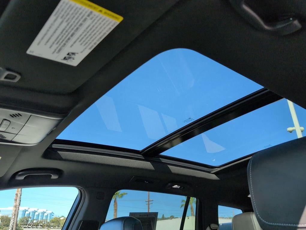 used 2025 Cadillac XT6 car, priced at $47,998