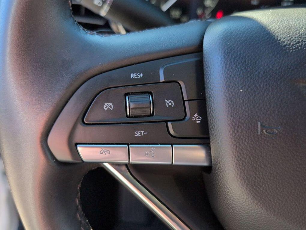 used 2025 Cadillac XT6 car, priced at $47,998