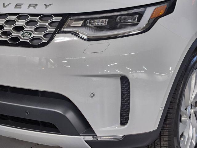 new 2026 Land Rover Discovery car, priced at $65,565