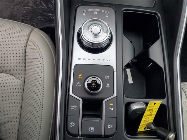 new 2025 Kia Sorento Hybrid car, priced at $37,311