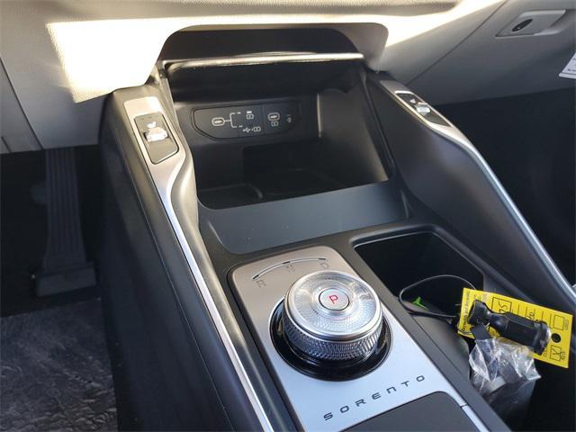 new 2025 Kia Sorento Hybrid car, priced at $33,870