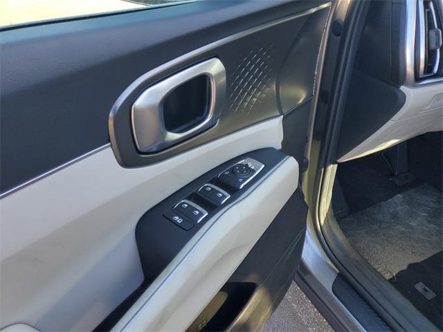 new 2025 Kia Sorento Hybrid car, priced at $33,870