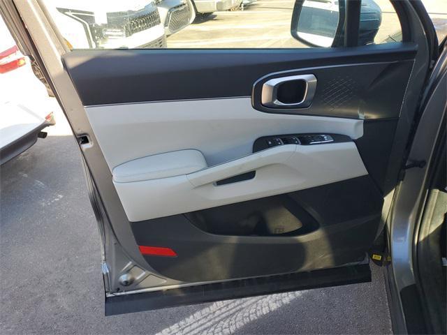 new 2025 Kia Sorento Hybrid car, priced at $33,870