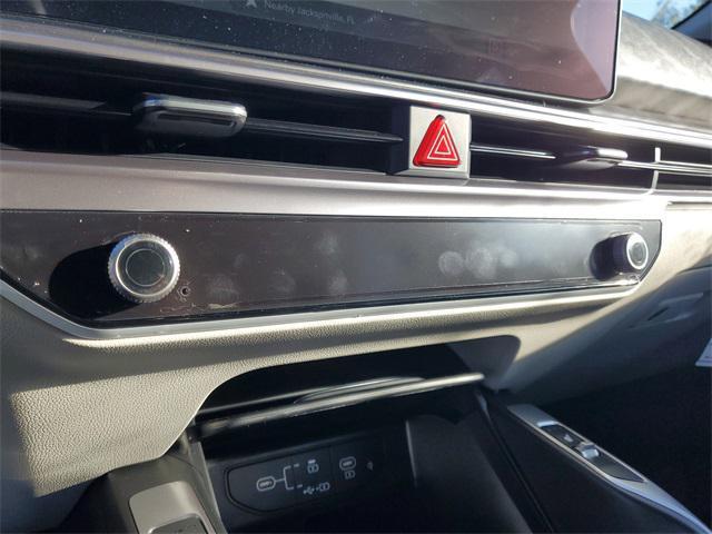 new 2025 Kia Sorento Hybrid car, priced at $33,870