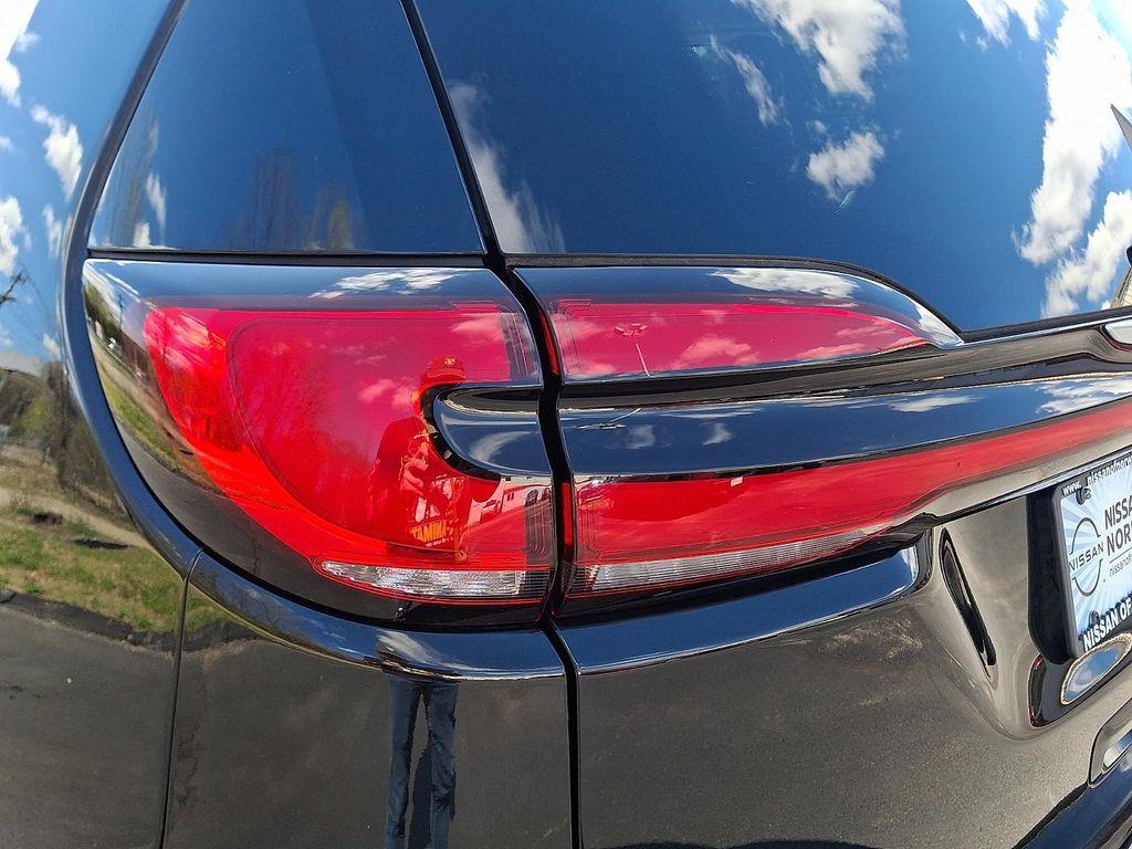 used 2024 Chrysler Pacifica car, priced at $26,500