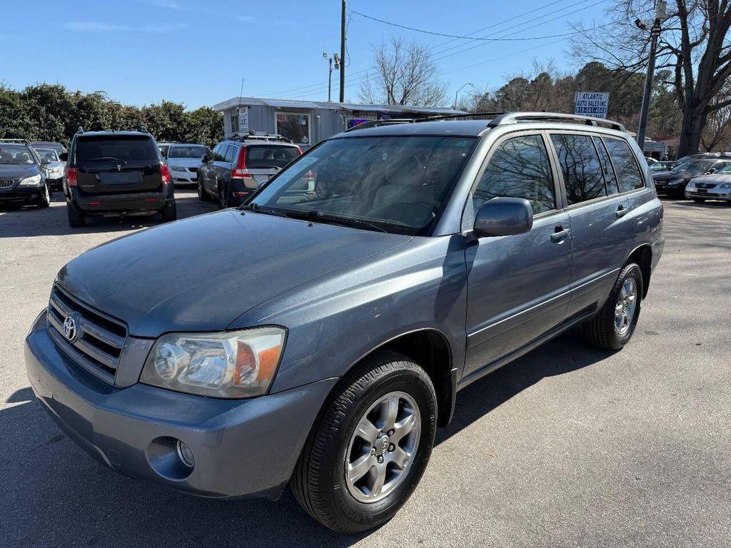 used 2005 Toyota Highlander car, priced at $4,998