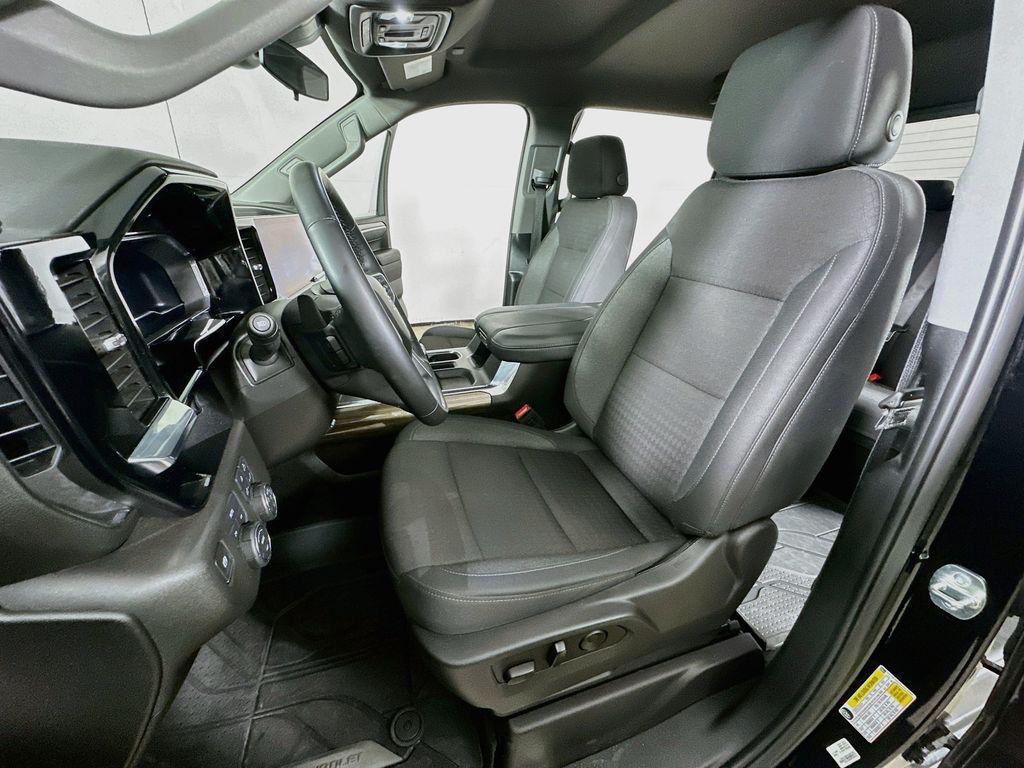 used 2025 Chevrolet Silverado 1500 car, priced at $43,190