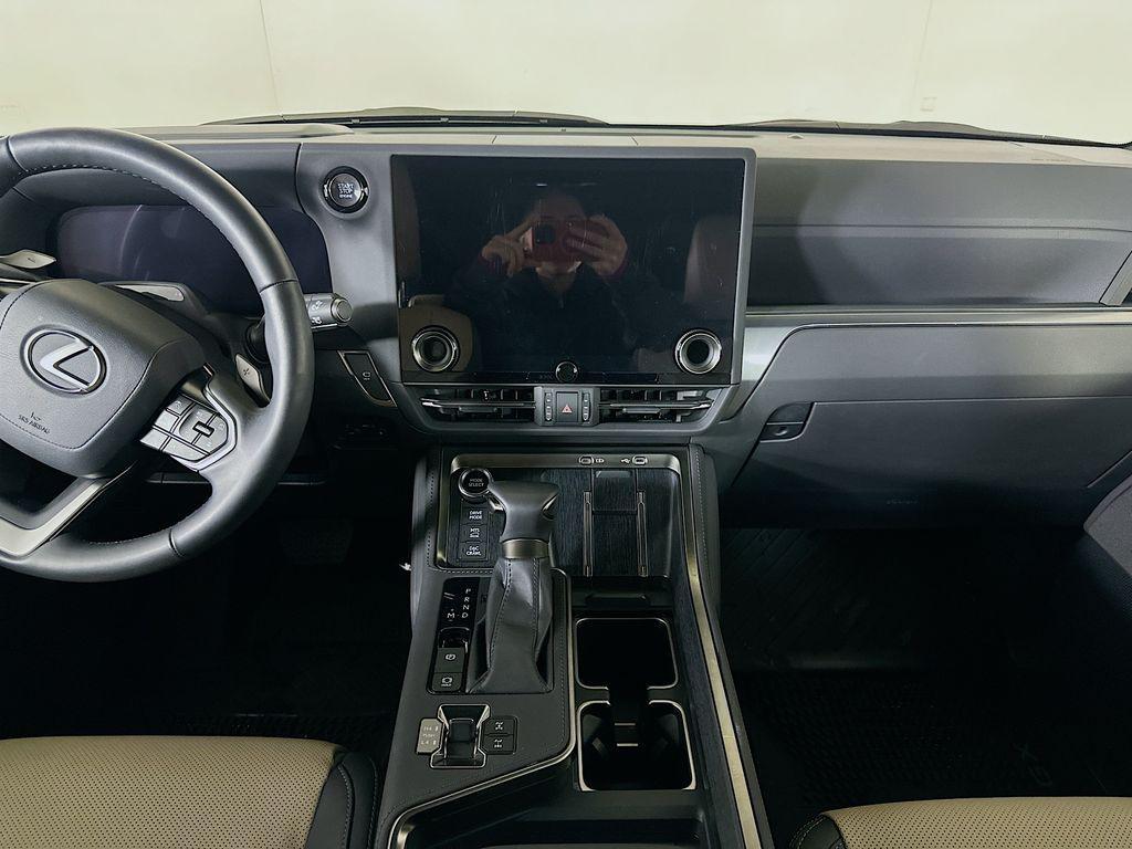 used 2024 Lexus GX 550 car, priced at $80,877