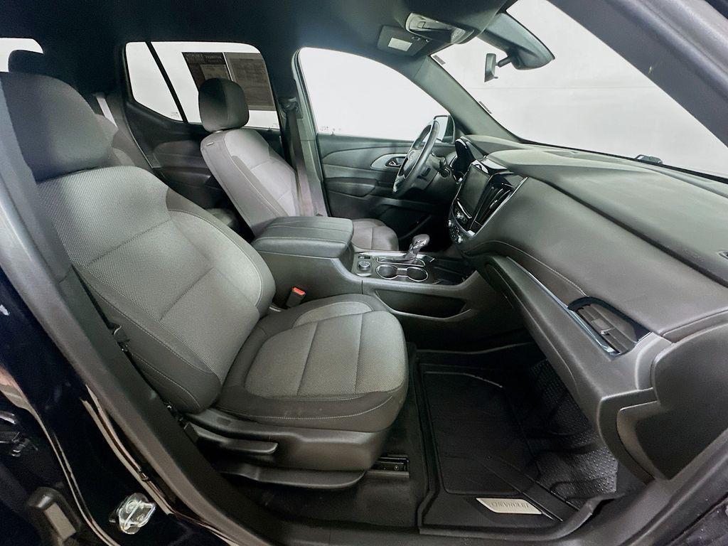 used 2022 Chevrolet Traverse car, priced at $25,937