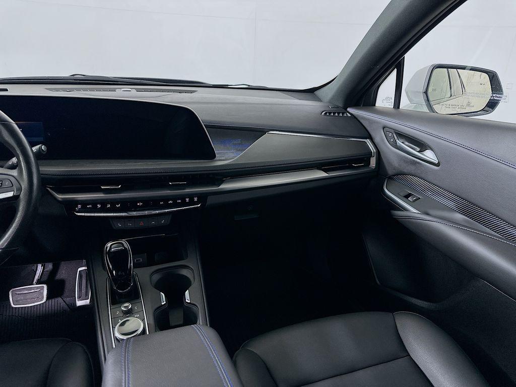 used 2024 Cadillac XT4 car, priced at $32,690
