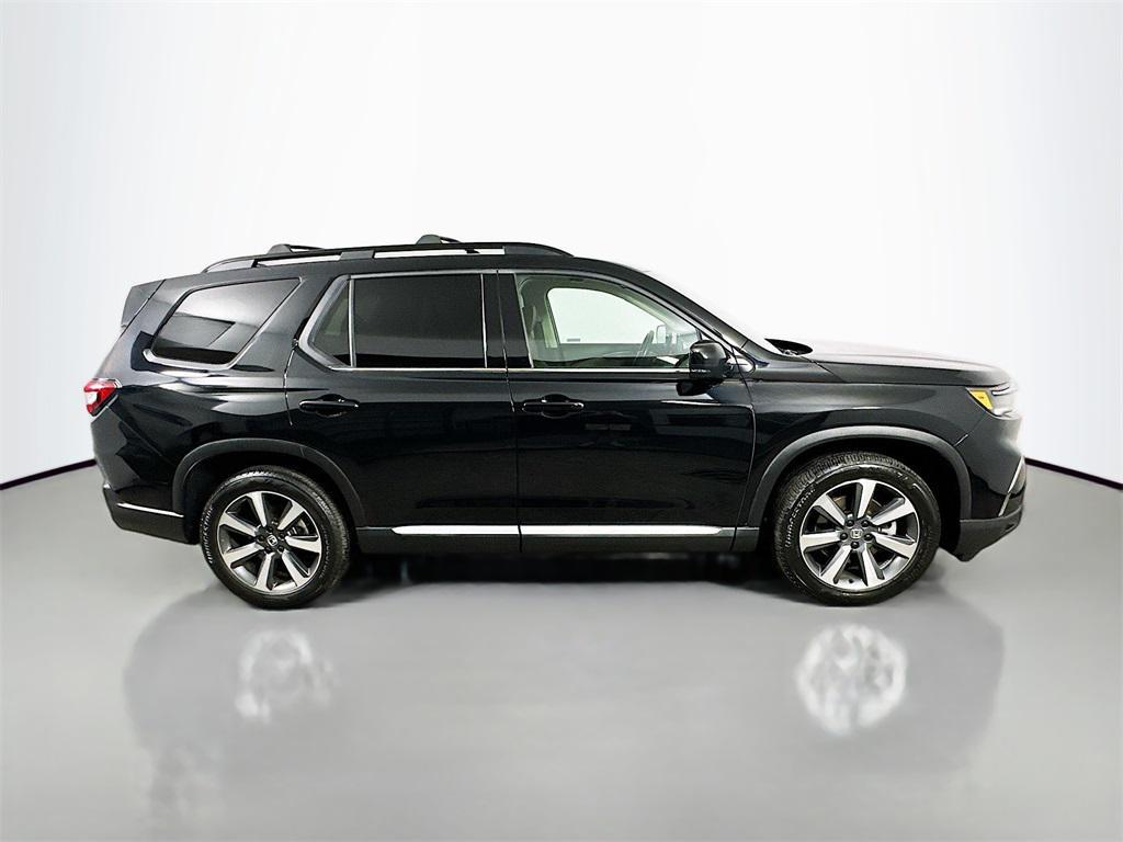used 2024 Honda Pilot car, priced at $39,999
