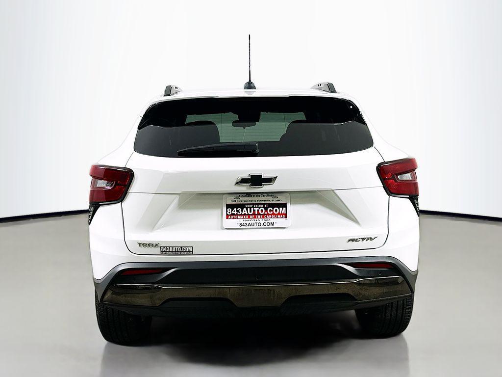 used 2024 Chevrolet Trax car, priced at $23,111