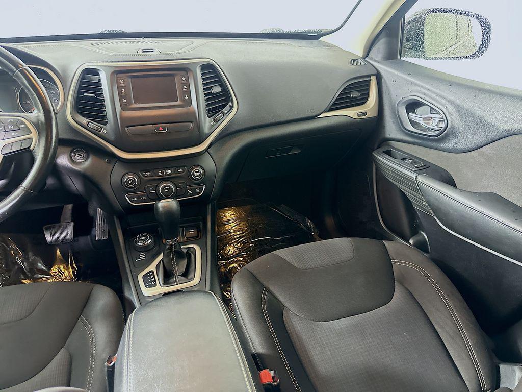 used 2015 Jeep Cherokee car, priced at $11,300