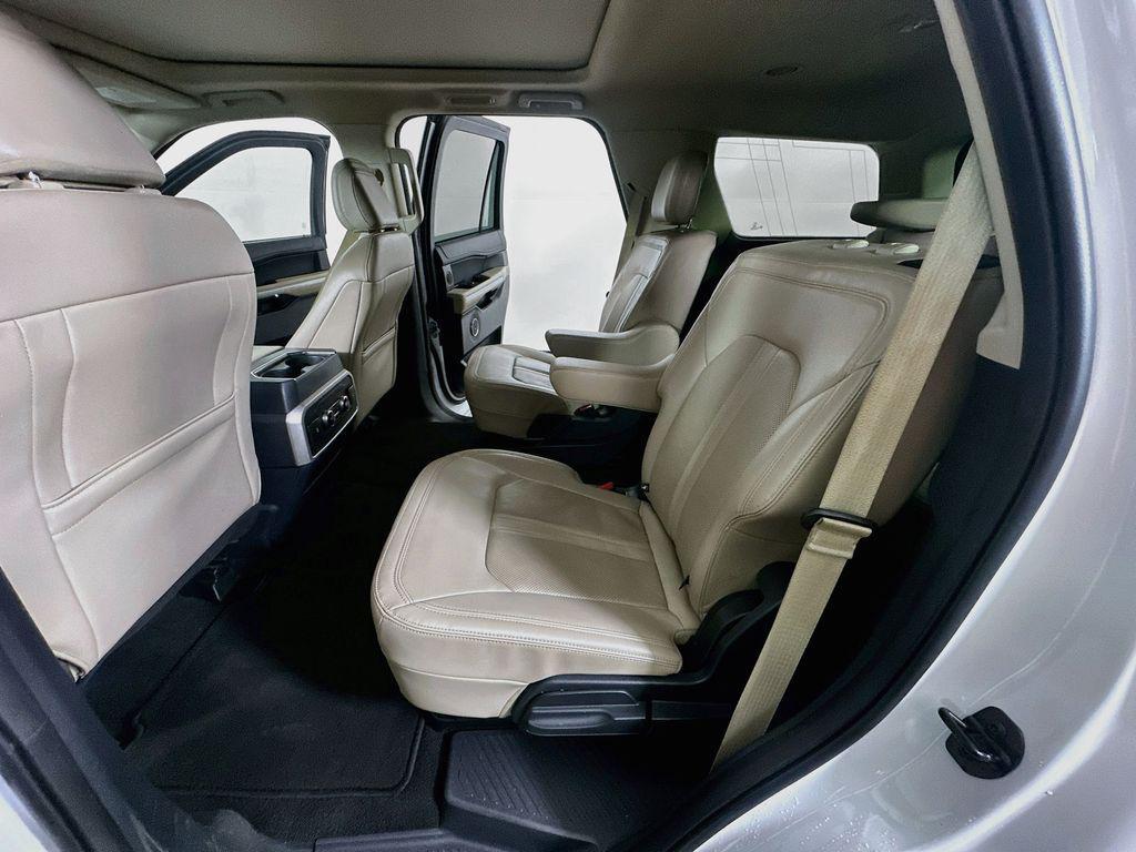 used 2024 Ford Expedition car, priced at $40,580