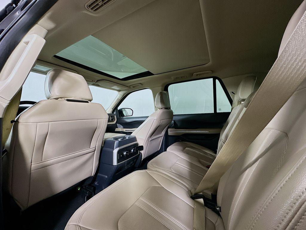 used 2024 Ford Expedition car, priced at $38,598