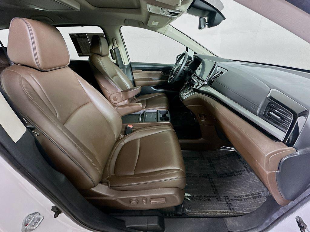 used 2025 Honda Odyssey car, priced at $38,938
