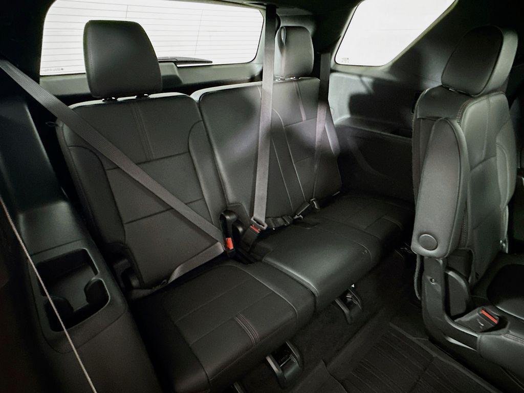 used 2023 Chevrolet Traverse car, priced at $34,165