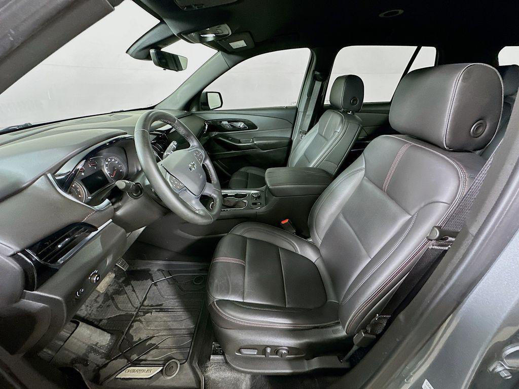 used 2023 Chevrolet Traverse car, priced at $34,165