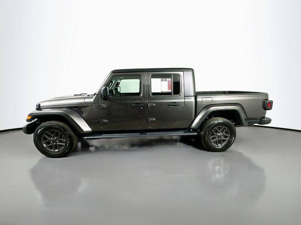 used 2024 Jeep Gladiator car, priced at $32,290