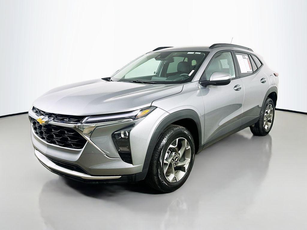 used 2025 Chevrolet Trax car, priced at $20,949