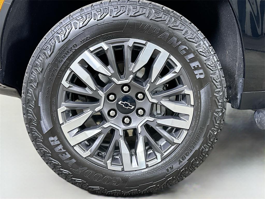 used 2025 Chevrolet Tahoe car, priced at $67,979