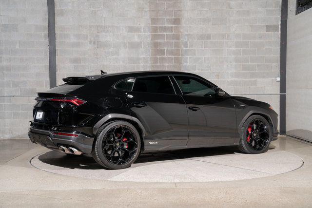 used 2023 Lamborghini Urus car