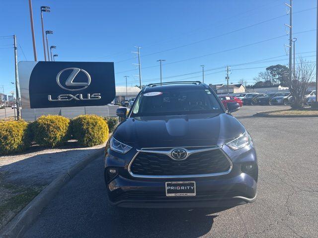 used 2021 Toyota Highlander car, priced at $33,700