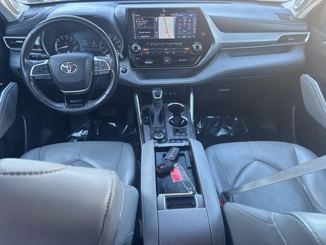 used 2021 Toyota Highlander car, priced at $33,700