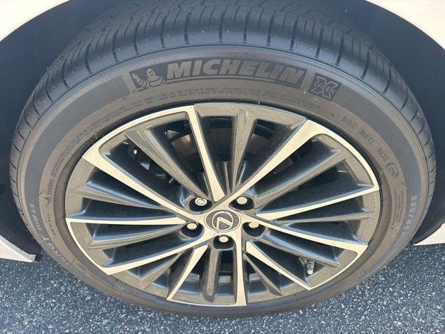 used 2025 Lexus ES 350 car, priced at $49,684