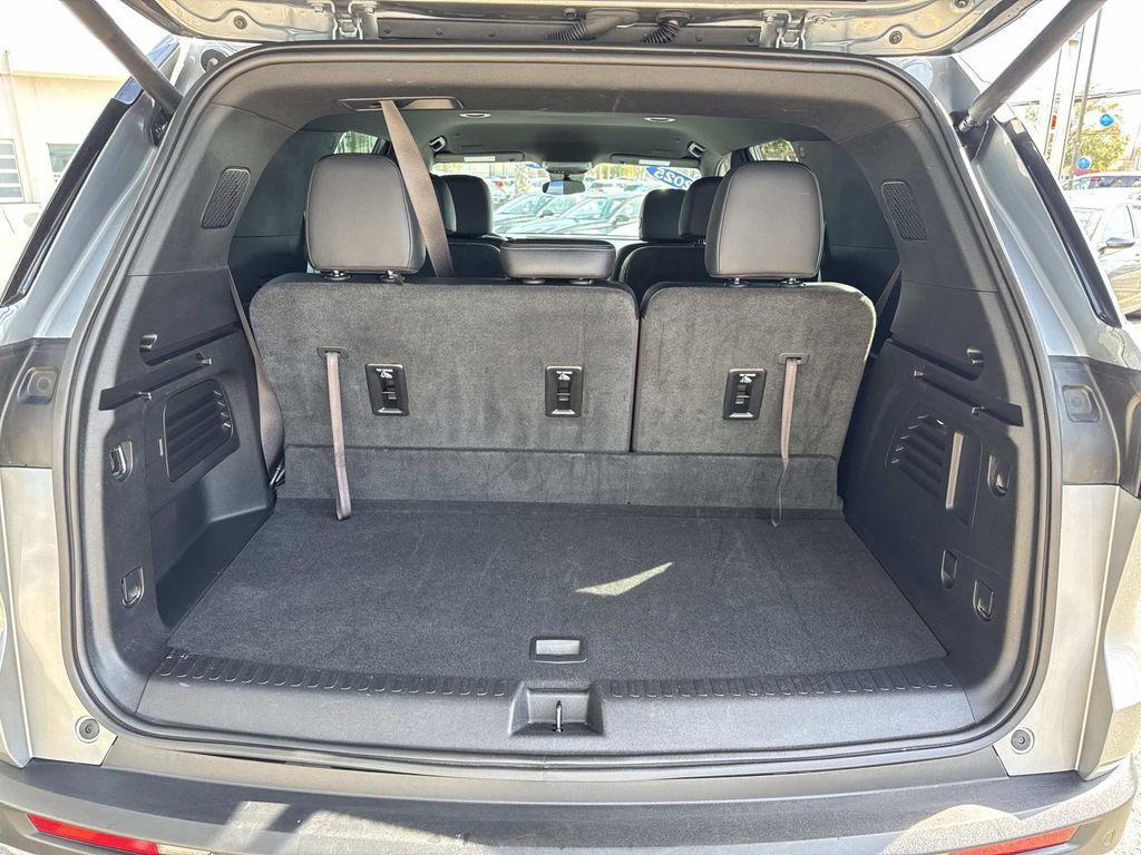 used 2025 Chevrolet Traverse car, priced at $37,333
