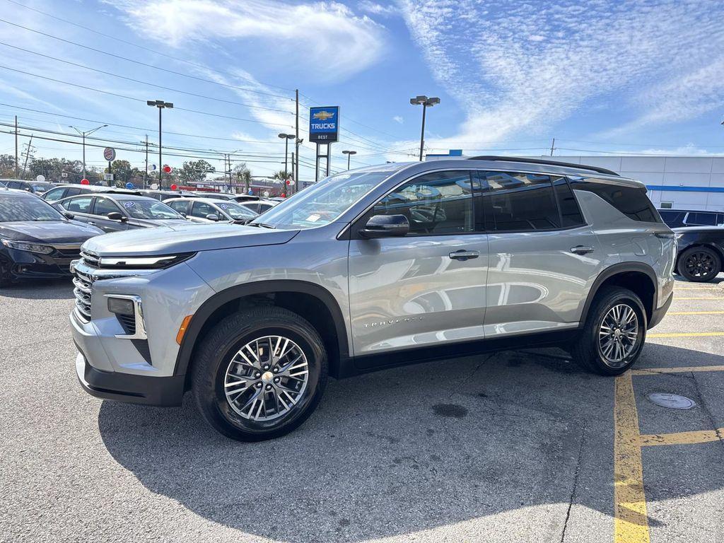 used 2025 Chevrolet Traverse car, priced at $37,333
