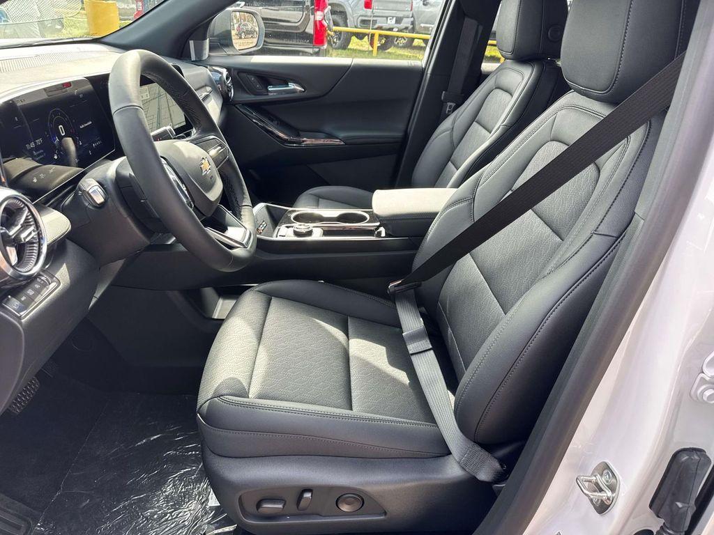 new 2026 Chevrolet Equinox car, priced at $30,620