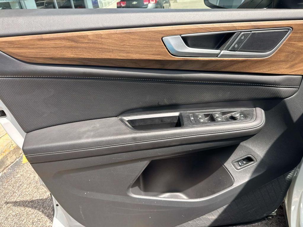 used 2025 Volkswagen Atlas car, priced at $29,999