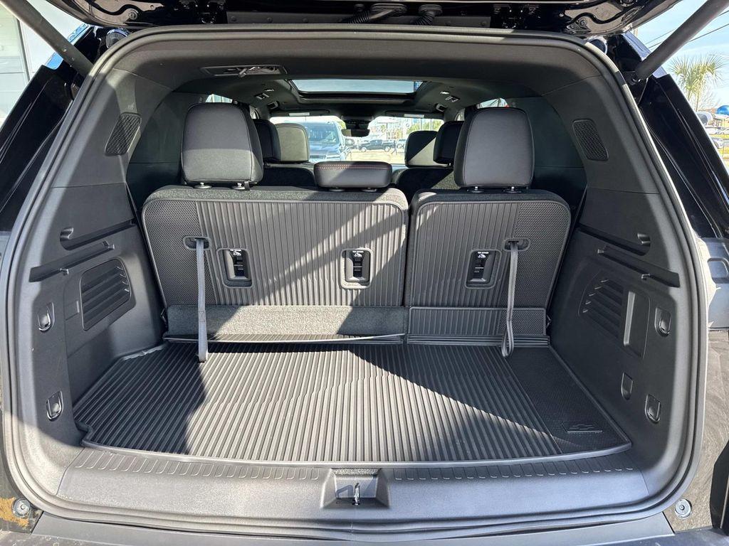 new 2026 Chevrolet Traverse car, priced at $55,980