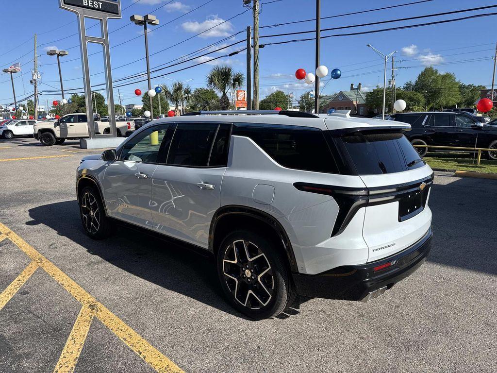 new 2026 Chevrolet Traverse car, priced at $54,515