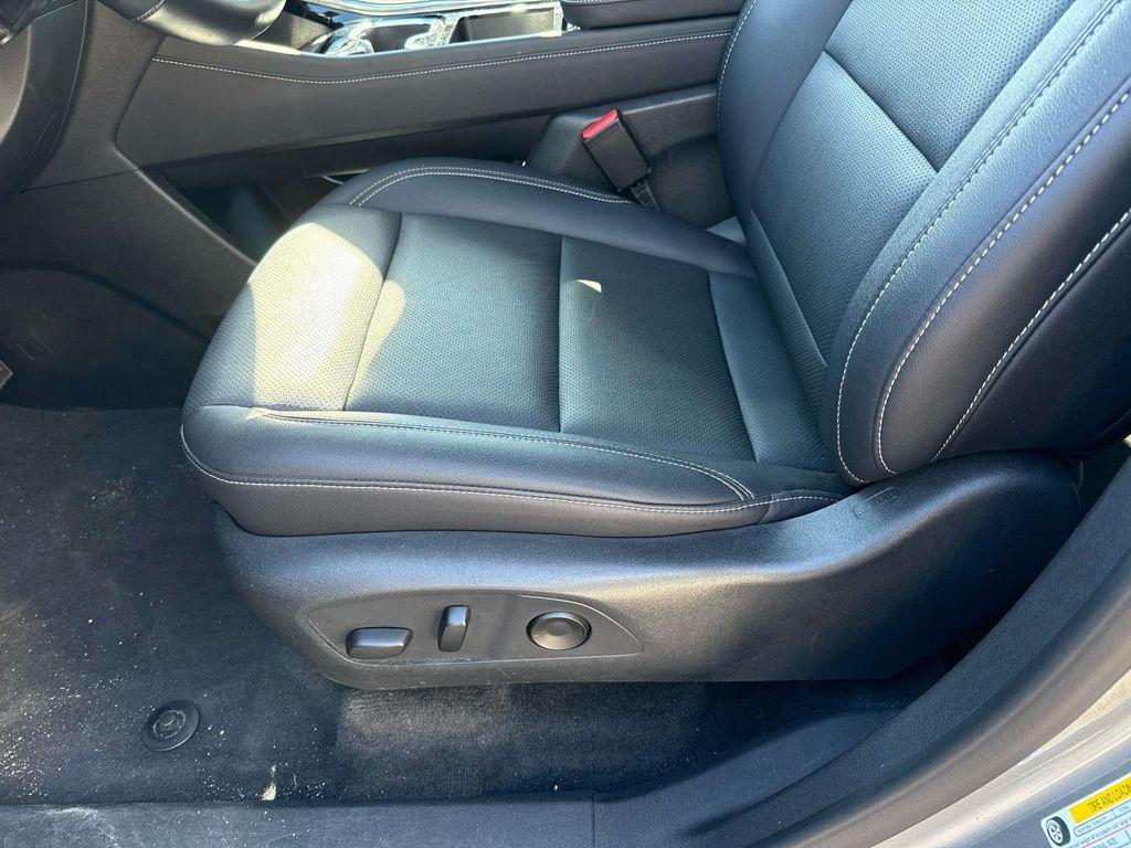 used 2025 Chevrolet Traverse car, priced at $36,633