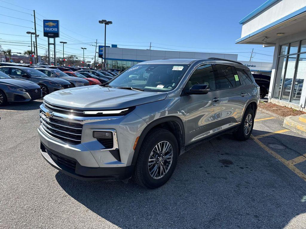 used 2025 Chevrolet Traverse car, priced at $36,633