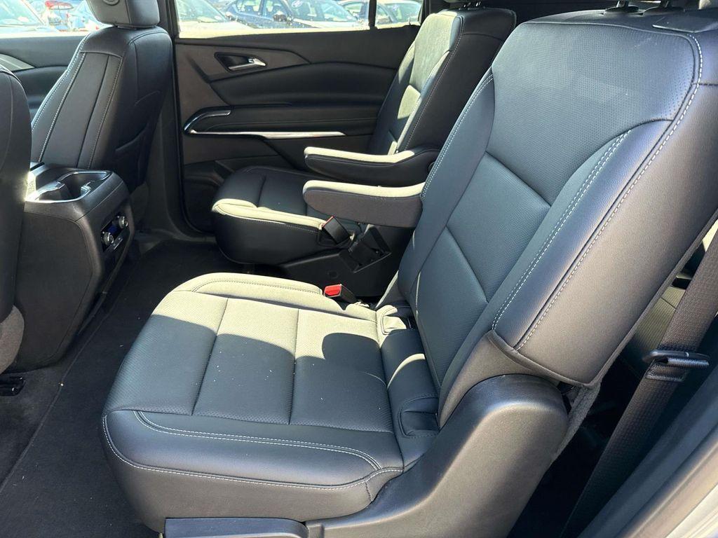 used 2025 Chevrolet Traverse car, priced at $36,633