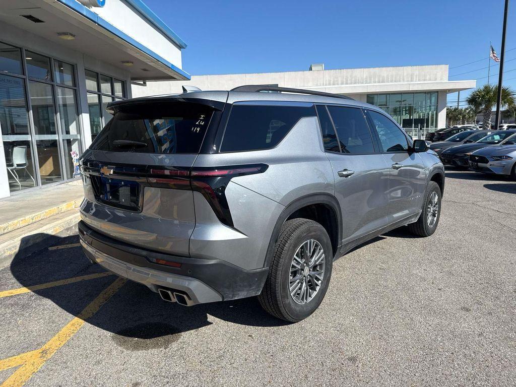 used 2025 Chevrolet Traverse car, priced at $36,633