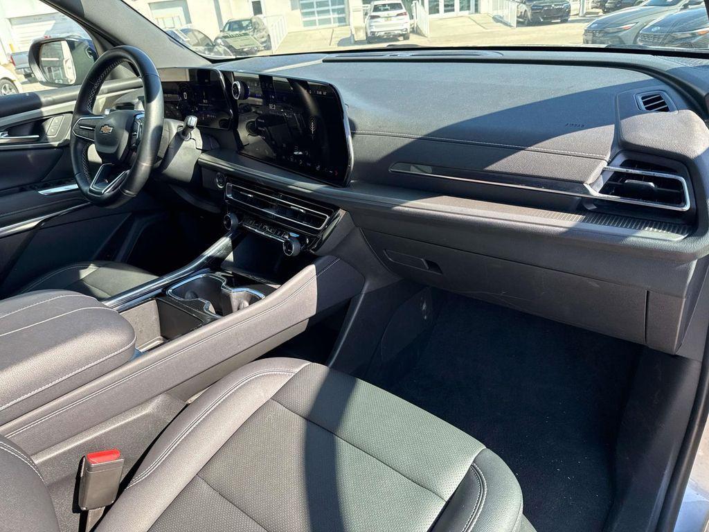 used 2025 Chevrolet Traverse car, priced at $36,633