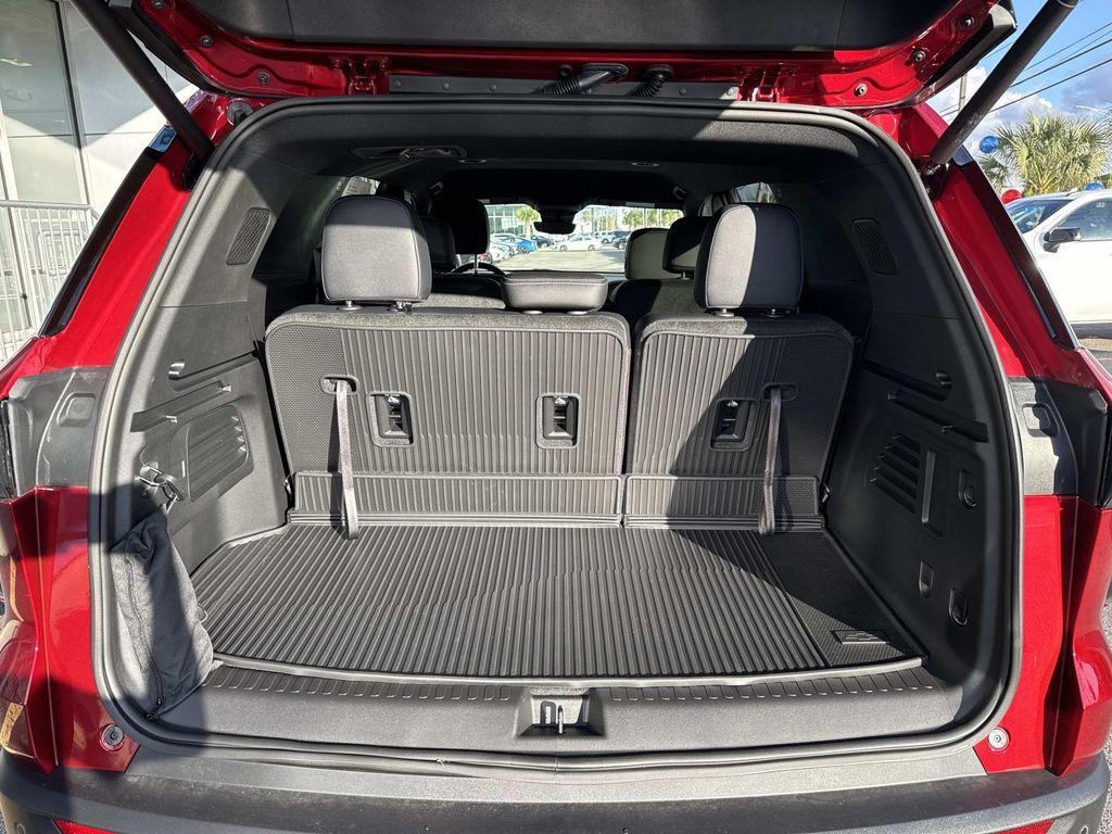 new 2026 Chevrolet Traverse car, priced at $44,480