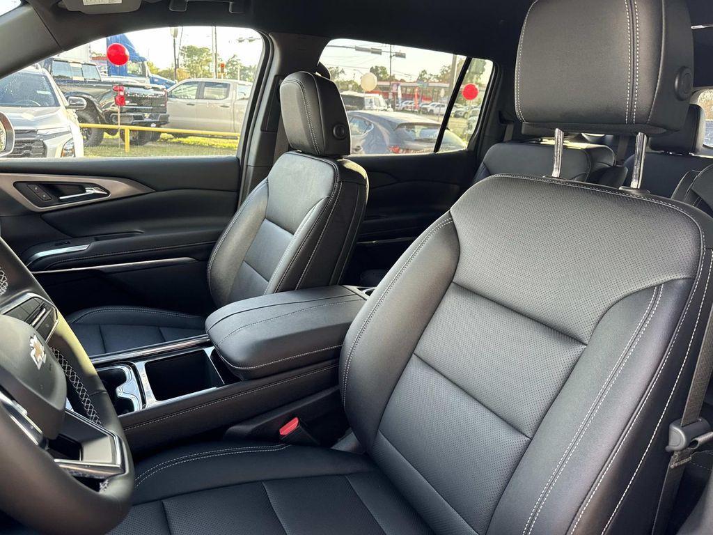 new 2026 Chevrolet Traverse car, priced at $44,480