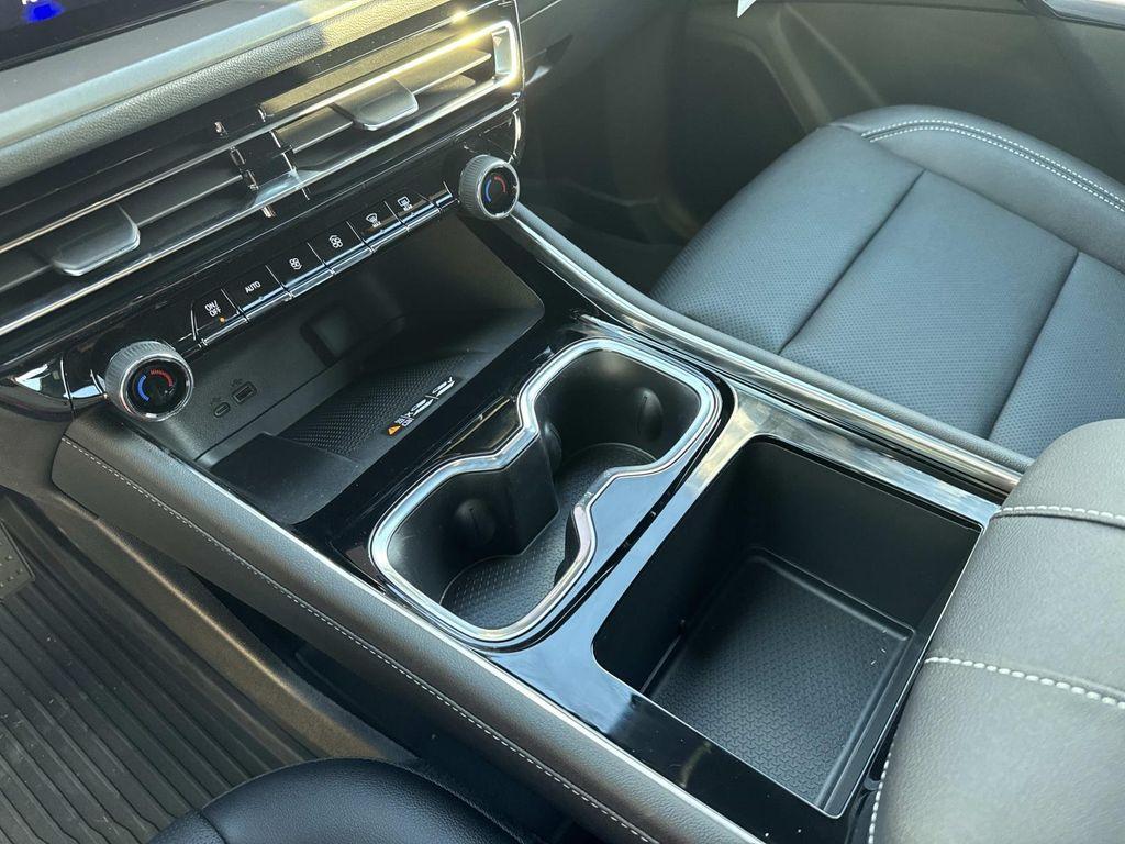 new 2026 Chevrolet Traverse car, priced at $44,480