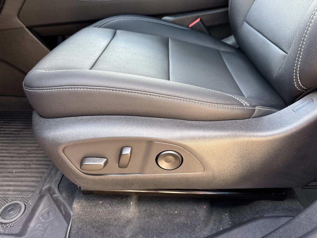 new 2026 Chevrolet Traverse car, priced at $44,480