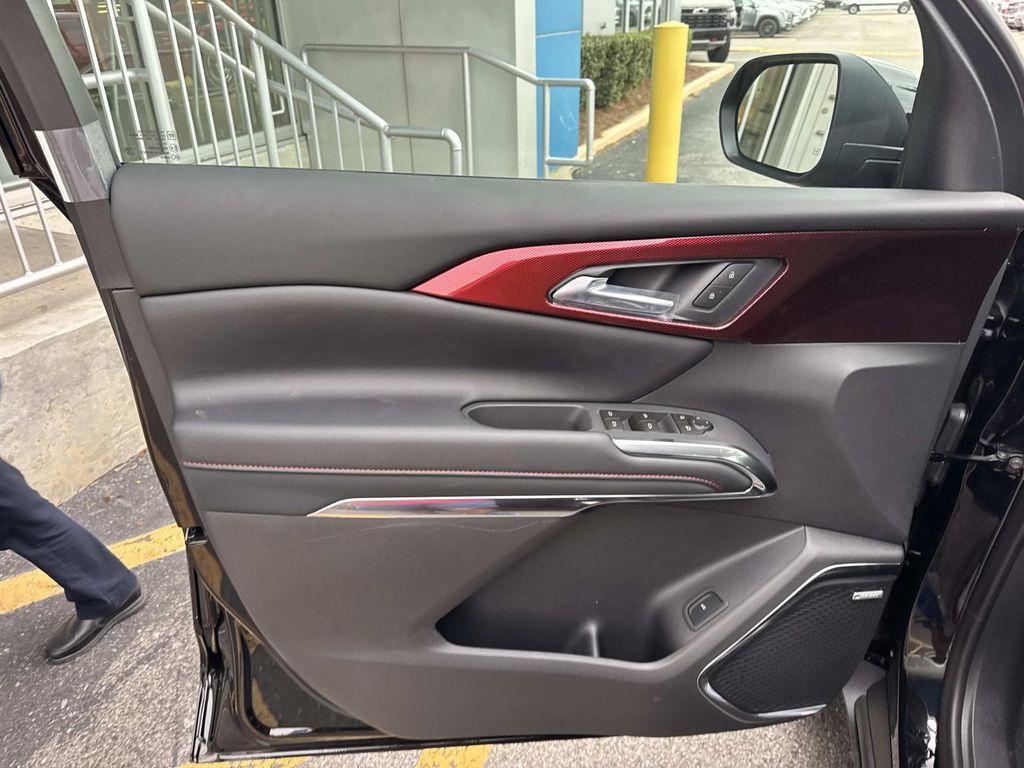 new 2026 Chevrolet Traverse car, priced at $51,416
