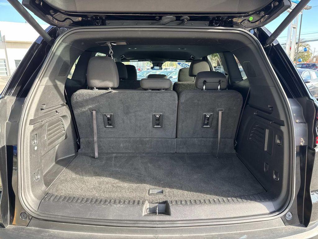 used 2025 GMC Acadia car, priced at $33,133