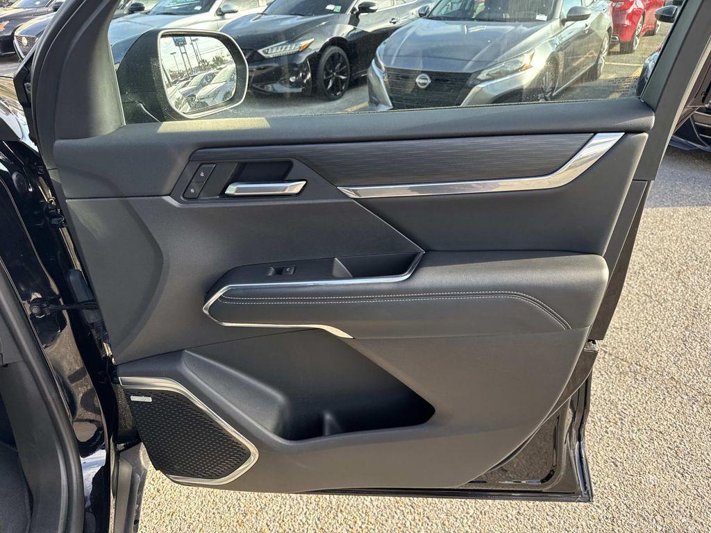 used 2025 GMC Acadia car, priced at $33,133