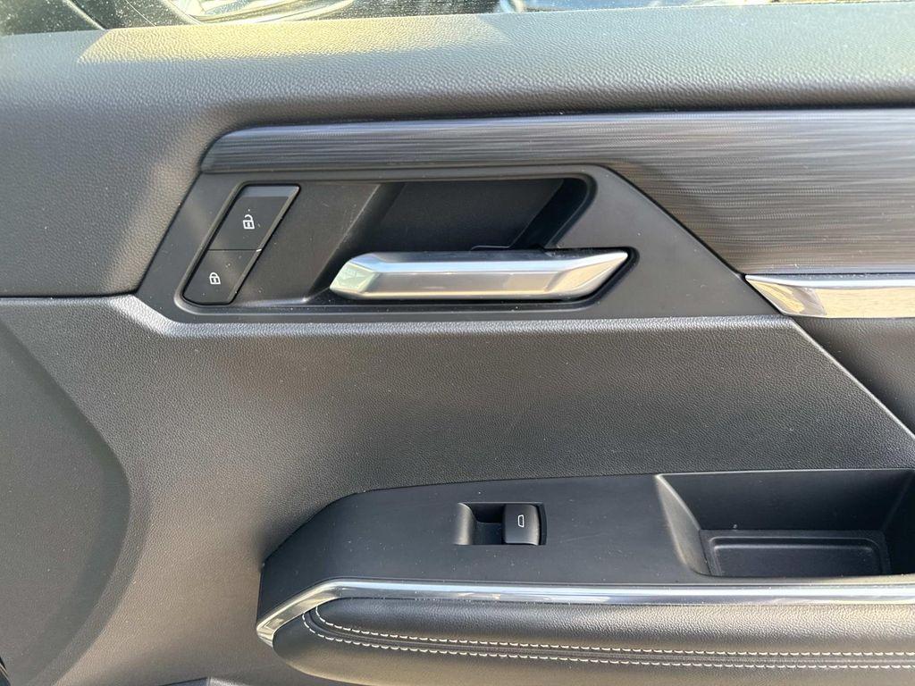 used 2025 GMC Acadia car, priced at $33,133